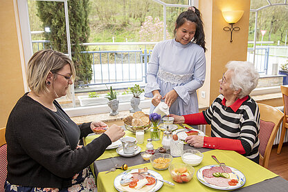Frühstück-am-Tisch